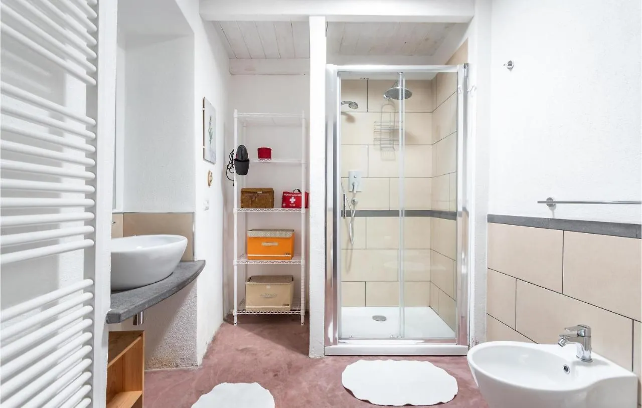 Dom wakacyjny 3 Bedroom Beautiful Home In Milis