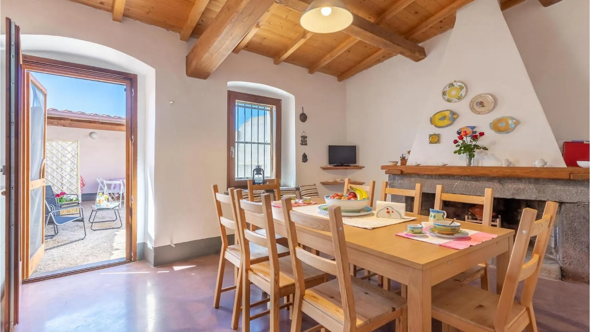 3 Bedroom Beautiful Home In Milis Włochy